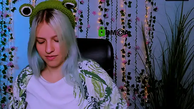 kaela spell  online show from October 2, 1:27 pm