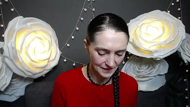 TayaFinch online show from November 17, 1:56 pm