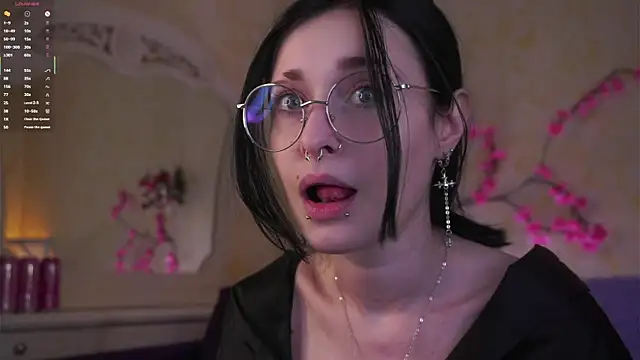 DarcyAspacio online show from April 9, 11:15 am