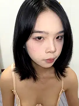 qiqi x online show from October 2, 1:05 pm