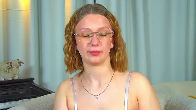 BeatriceBinoche online show from April 8, 6:43 pm