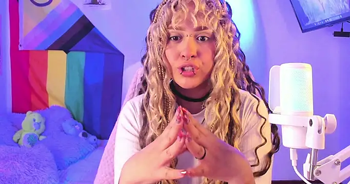 NekoWaifu online show from November 18, 2:07 pm