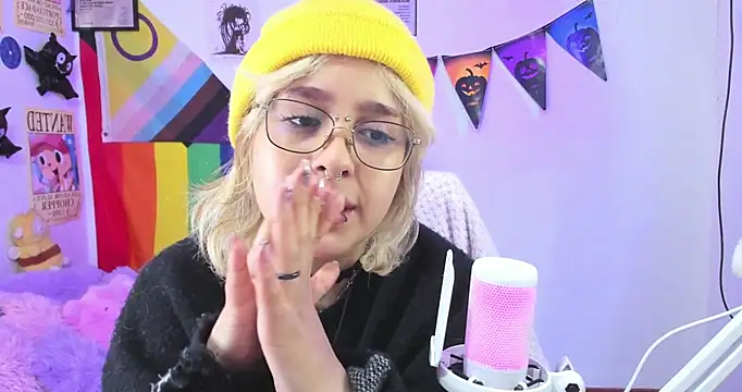 NekoWaifu online show from October 25, 1:41 pm