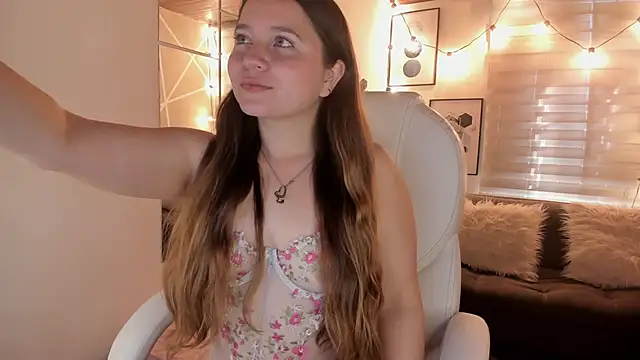 sophiee09  online show from November 7, 1:28 pm