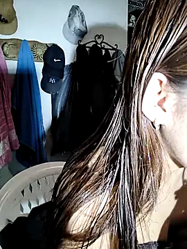 keirybby  online show from November 19, 5:57 pm