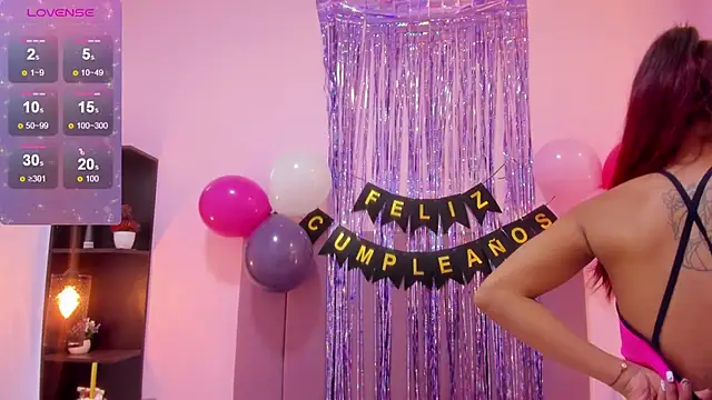 HoollyHendrix online show from November 1, 8:46 pm