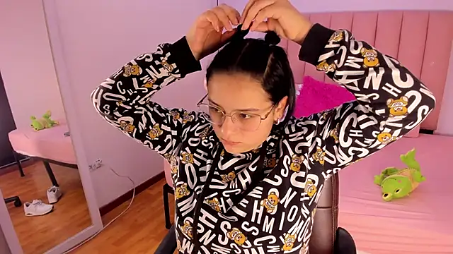 Amy Ferreira online show from November 24, 5:09 am