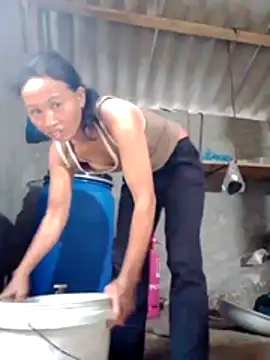 donna-bae online show from October 28, 11:20 pm