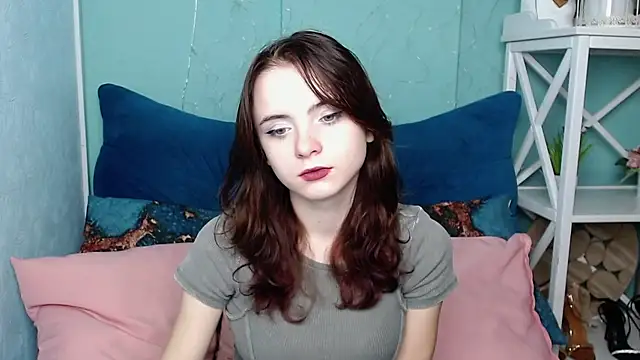 VivienneRo online show from October 9, 4:38 am