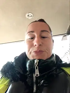 bichota85 online show from December 23, 9:13 am