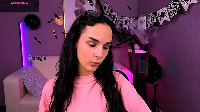 ariana ross7 online show from October 25, 7:10 pm