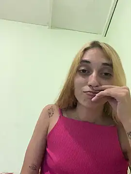 loirinhaaa online show from March 22, 3:45 am