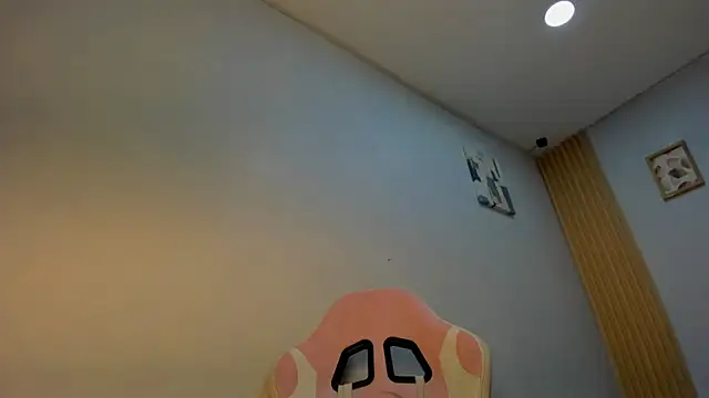 Dakota x18 online show from February 11, 8:10 pm