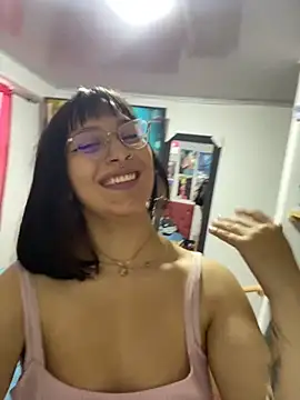 Scarlett Millerw online show from October 21, 1:59 pm