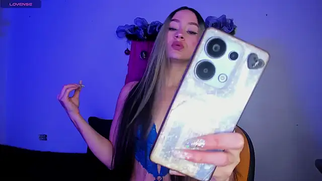 Shairaclark  online show from December 3, 12:57 am