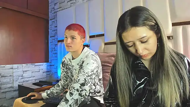 ANLLELOAndANGELA online show from April 1, 3:31 pm