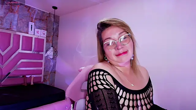 MaylinRosse  online show from September 19, 8:08 pm