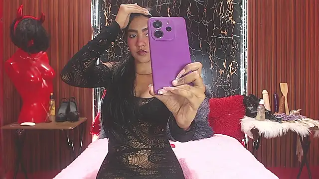 MadelinPaterson online show from March 4, 5:08 pm