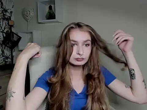 NinaBlond1 online show from October 7, 5:45 am