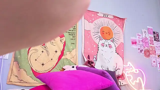 Leri Dells online show from March 23, 2:07 am