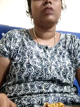 sweetqueen143 online show from September 28, 4:01 pm