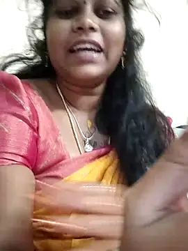 sweetqueen143 online show from October 18, 6:21 pm