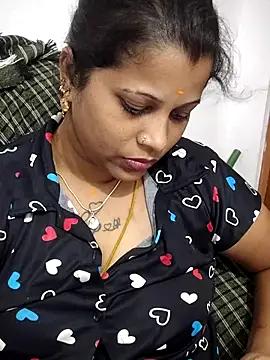 sweetqueen143 online show from May 15, 11:07 pm