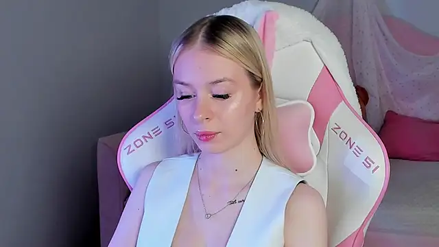 MiaGraces online show from December 5, 5:40 am