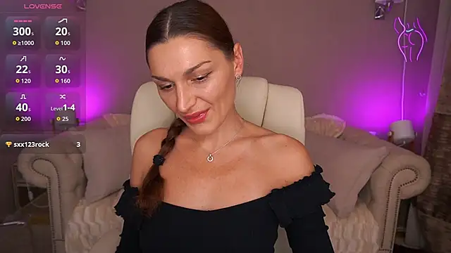 EllaGoldenn online show from October 1, 8:58 pm