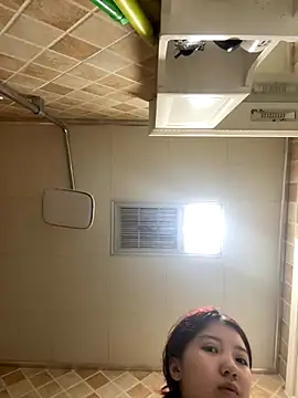 uiui521 online show from October 4, 5:28 pm