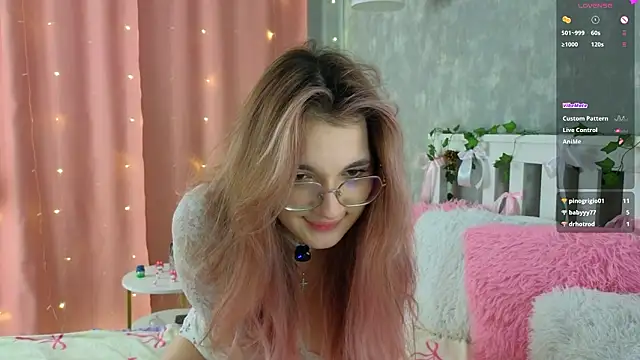 vivyboo111 online show from March 23, 9:43 pm