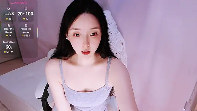 Niannian- online show from April 6, 7:26 pm