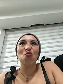 Alisson Stonee online show from April 22, 11:57 pm