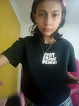 xoxo milk online show from October 10, 3:28 pm