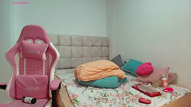 Julieta Rose19 online show from March 20, 3:00 am