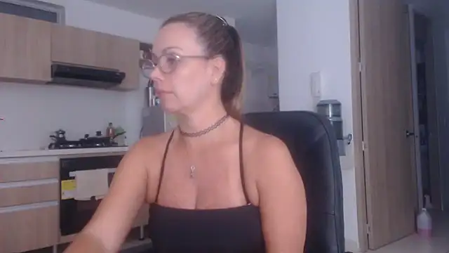 LovePaula online show from October 23, 12:05 am