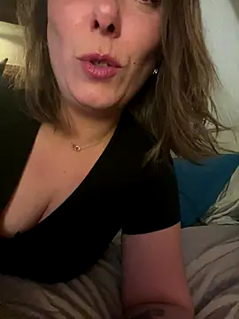 Reine du Vice84 online show from January 5, 11:52 pm