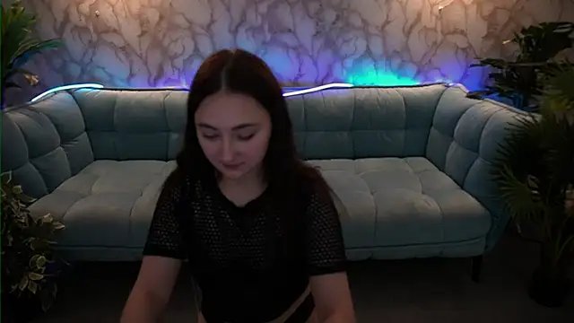 SashaDuvalle online show from November 18, 8:10 pm