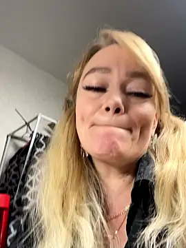 Sweet-blonde online show from September 25, 3:00 pm