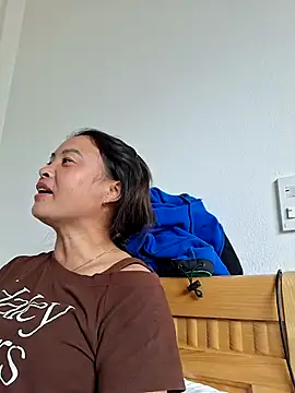 xuxulovezz online show from November 18, 5:08 am