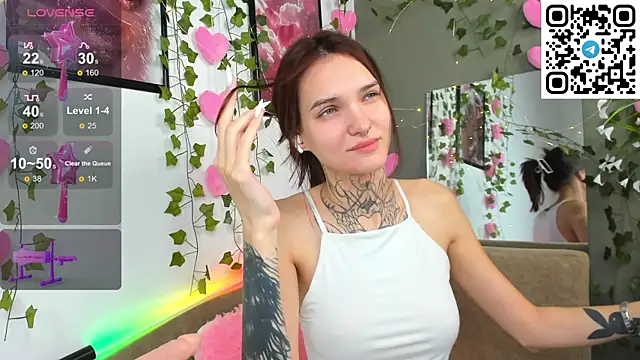 Selena Lune online show from October 9, 2:05 am