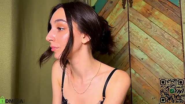 Elliizabeth online show from November 7, 3:50 pm