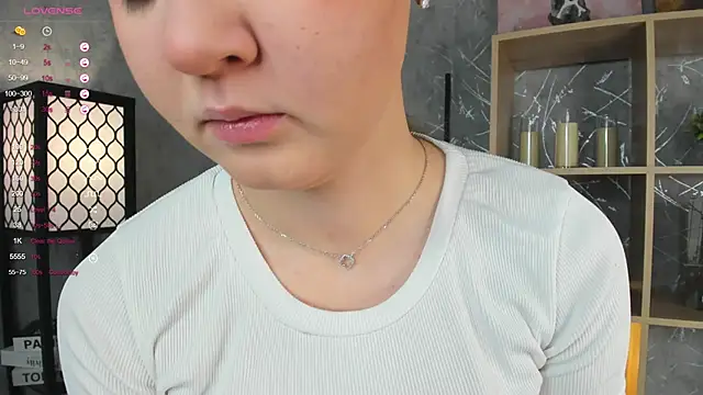 ElenoreReth online show from November 26, 3:07 am