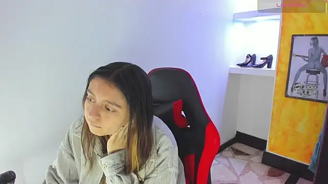 lala clark online show from February 9, 8:22 pm