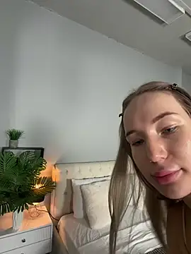 MaryDavies online show from March 19, 7:02 am