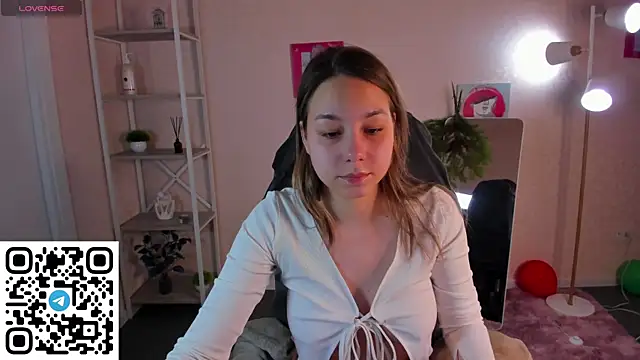 Al1ice Moures online show from December 23, 1:31 am