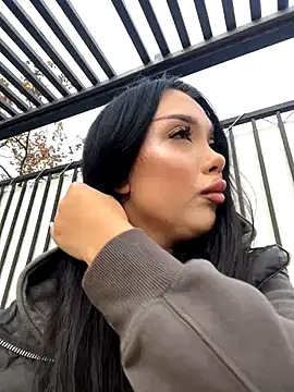 kiss Lissa online show from November 15, 11:00 am