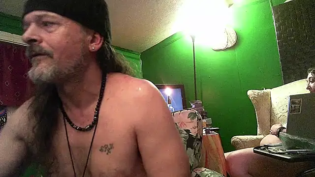 HippieDad333 online show from April 16, 9:20 am