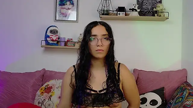 LucyDerby online show from November 19, 2:00 am