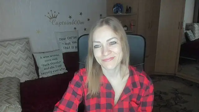 Tiffany Bates online show from December 17, 3:54 am